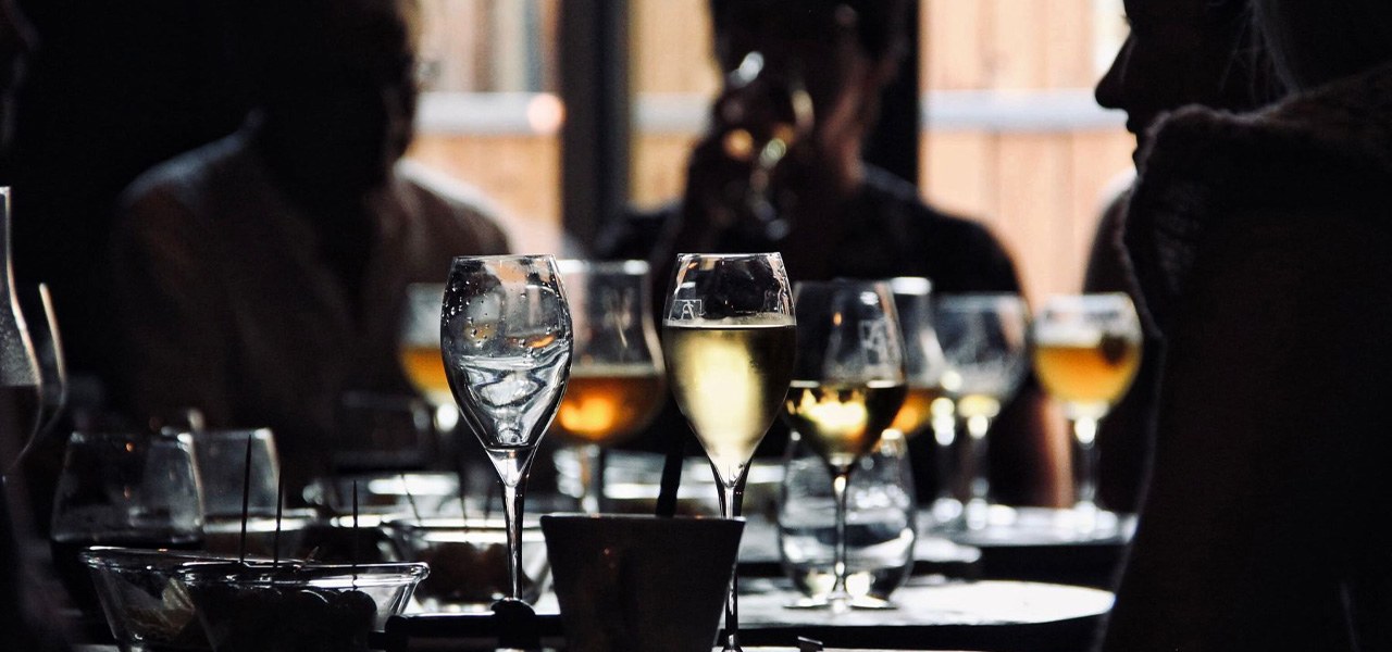 Le Vb est un lieu idéal pour boire un verre entre amis.